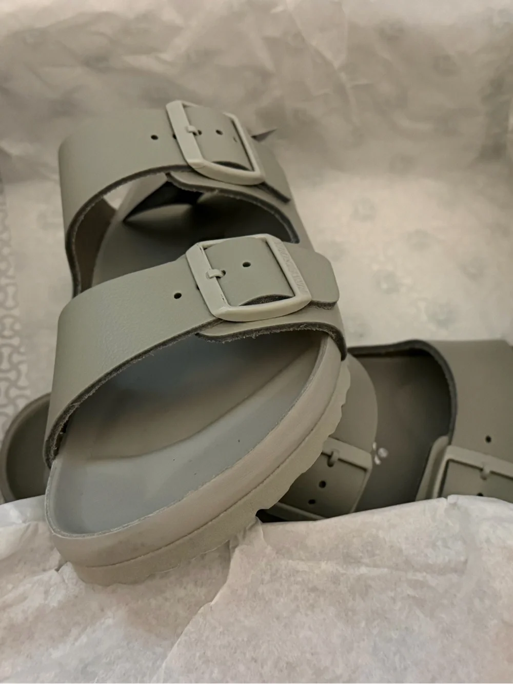 NIB Birkenstock Arizona Exquisite Leather Mineral Gray 39